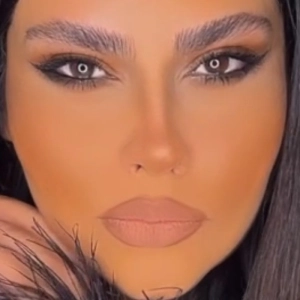 niloo farahani fibroz salon سالن فیبروز نیلوفر فرهانی - بهترین سالن فیبروز ابرو در تهران