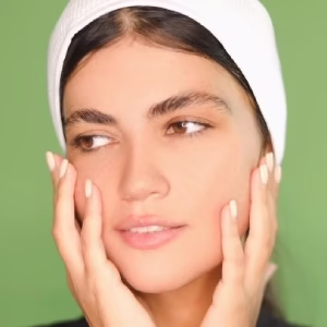 bahar fecial clinic (3) سالن فشیال صورت بهار بهترین سالن فشیال صورت در غرب تهران