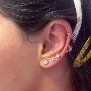 Dr. Maryam Taqavi piercing center4 مرکز پیرسینگ دکتر مریم تقوی بهترین مرکز پیرسینگ در مشهد