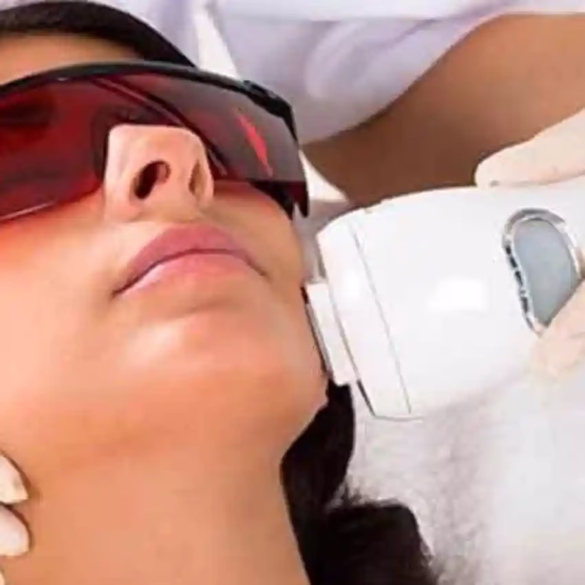 Dr. Mehdi Ghiathi laser center2 مرکز لیزر دکتر مهدی غیاثی بهترین مرکز لیزر در مشهد