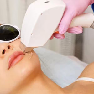 Dr. Sepideh Saadati laser center1 مرکز لیزر دکتر سپیده سعادتی بهترین مرکز لیزر در اصفهان