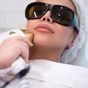 Dr. Sepideh Saadati laser center3 مرکز لیزر دکتر سپیده سعادتی بهترین مرکز لیزر در اصفهان
