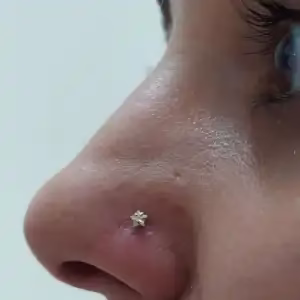 Esfandiari piercing center2 مرکز پیرسینگ اسفندیاری بهترین مرکز پیرسینگ در مشهد