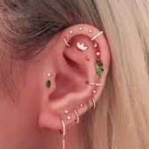 Mehrumah piercing center2 مرکز پیرسینگ مهروماه بهترین مرکز پیرسینگ در کرج