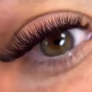 Shighaghi eyelash extension center1 مرکز اکستنشن مژه شقاقی بهترین مرکز اکستنشن مژه در اصفهان