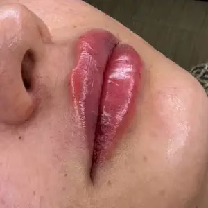 dr.farinazkhodadadi3