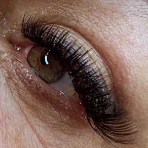 Shadi Shaghayegh Eyelash Extension Salon (2) سالن اکستنشن شادی شقایق، بهترین مژه کار در تهران