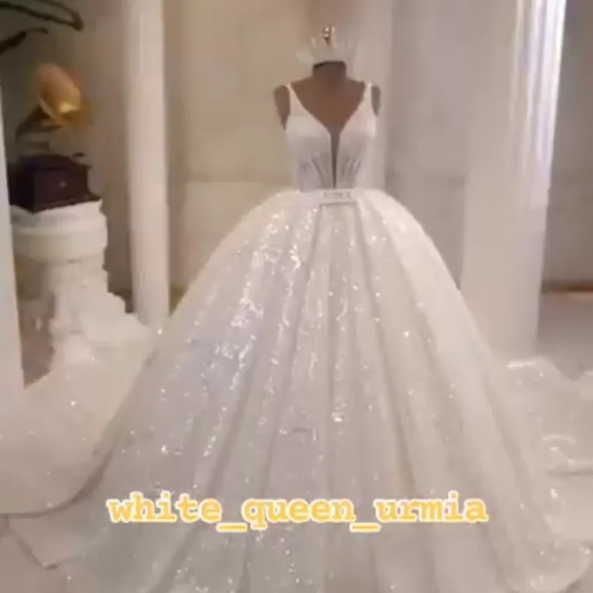 malake sefid bridal mezon (1) مزون ملکه سفید، بهترین مزون لباس عروس در ارومیه