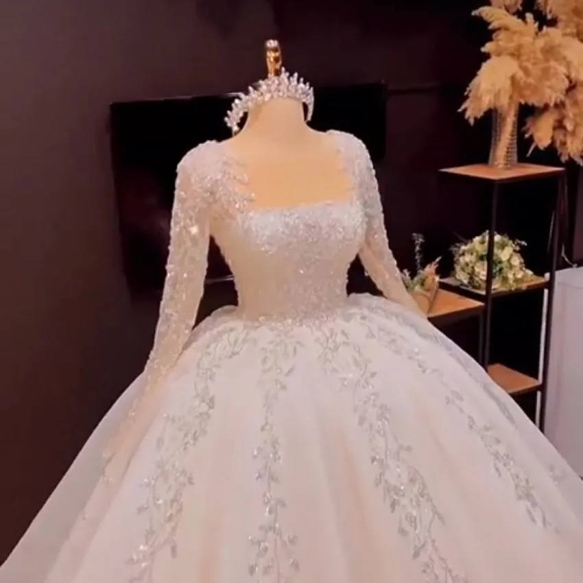 malake sefid bridal mezon (3) مزون ملکه سفید، بهترین مزون لباس عروس در ارومیه