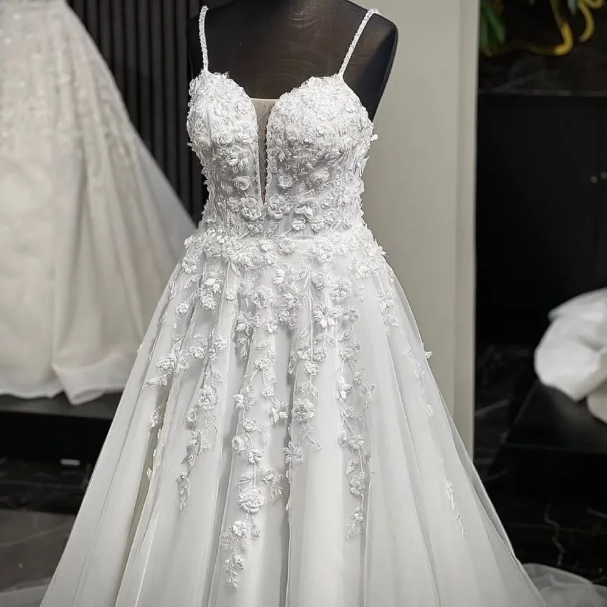 malake sefid bridal mezon مزون ملکه سفید، بهترین مزون لباس عروس در ارومیه