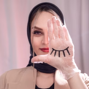یاسمن شهبازی بهترین آموزشگاه کاشت مژه در کرج